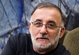 Μικρούτσικος,  Θάνος